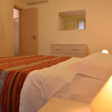 Residence Boschetti Manerba del Garda Oda fotoğraf